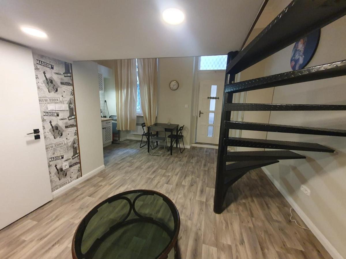 Madam With Ac And The Central Location Budapest Exterior photo